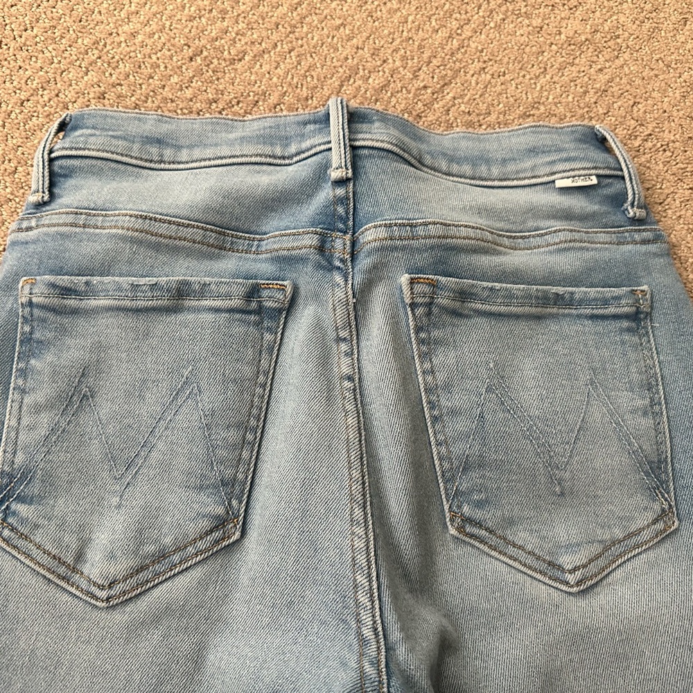 MOTHER Faded Blue Cropped Jeans - Picture 3 of 5